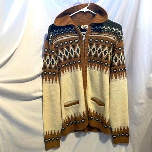 Vintage White Ram Mens Medium Zip Up Sweater in excellent condition.